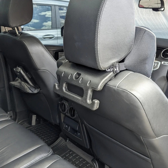 Car headrest handle accessory, holds shopping bags, purse, grab bar - Picture 2 of 5